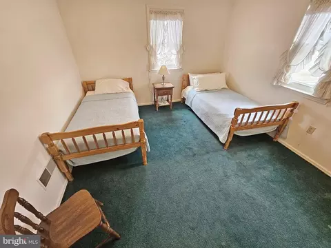 Bedroom - 402 Snyder Hill Rd, Lititz, PA 17543 photo 2 of 7