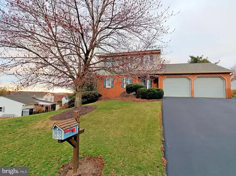 Exterior - 402 Snyder Hill Rd, Lititz, PA 17543 photo 3 of 4