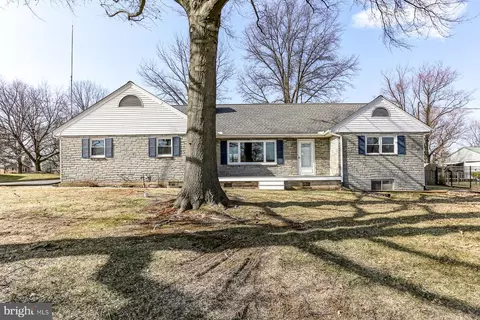 239 Stonemill Dr, Elizabethtown, PA 17022