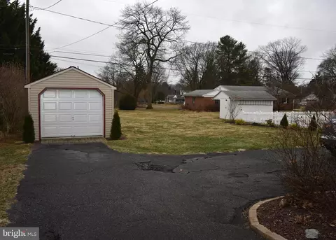 62 W Oregon Rd, Lititz, PA 17543 photo 5