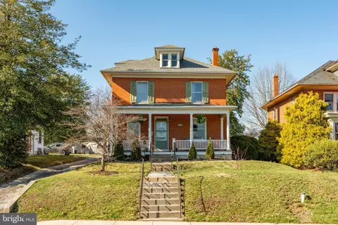 61 W Frederick St, Millersville, PA 17551