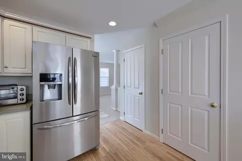Entry Way - 1016 Olympia St, Lititz, PA 17543 photo 2 of 3