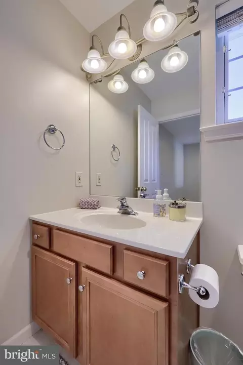 Bath - 1016 Olympia St, Lititz, PA 17543 photo 5 of 6