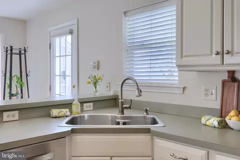 Kitchen - 1016 Olympia St, Lititz, PA 17543 photo 2 of 4