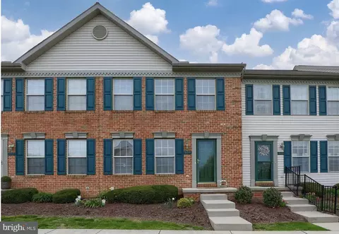 424 Cobblestone Ln, Lancaster, PA 17601
