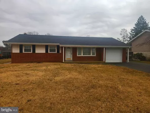 1121 Nissley Rd, Lancaster, PA 17601