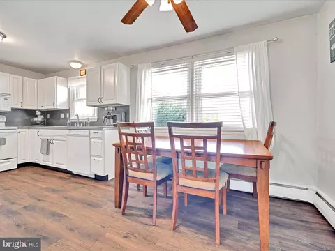 Dining - 7 Sharp Ave, Denver, PA 17517 photo 1 of 1