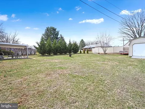 Exterior - 7 Sharp Ave, Denver, PA 17517 photo 2 of 4