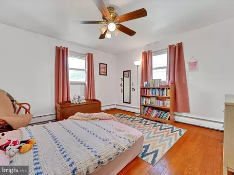 Bedroom - 7 Sharp Ave, Denver, PA 17517 photo 2 of 5