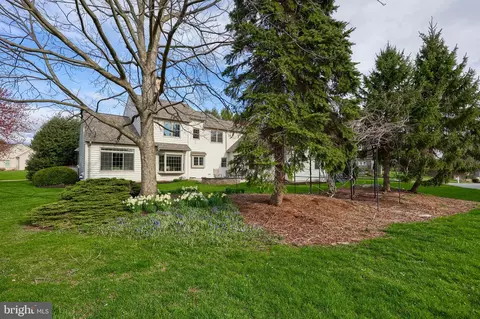 Exterior - 339 Harvest Dr, Lititz, PA 17543 photo 6 of 8