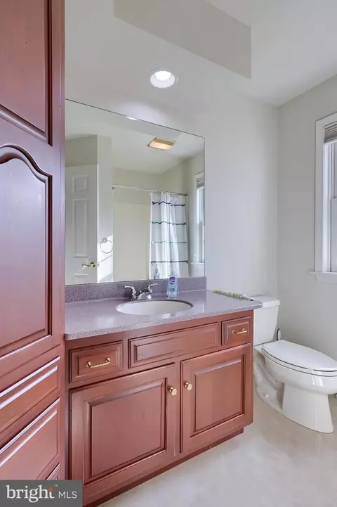 Bath - 339 Harvest Dr, Lititz, PA 17543 photo 5 of 5