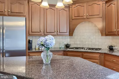 Kitchen - 339 Harvest Dr, Lititz, PA 17543 photo 8 of 9