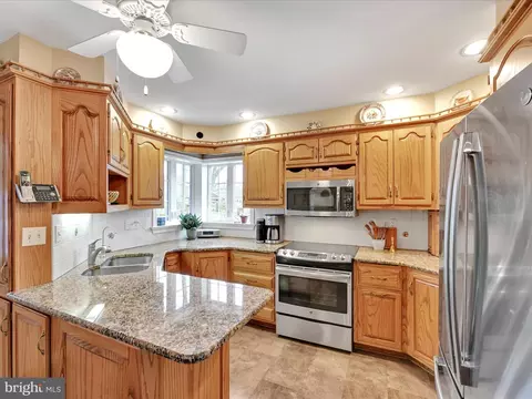 225 W Woods Dr, Lititz, PA 17543 photo 5