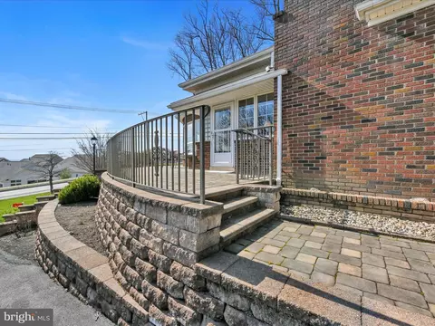 225 W Woods Dr, Lititz, PA 17543 photo 28