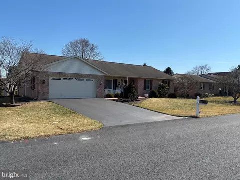 267 Blackberry Dr, Ephrata, PA 17522