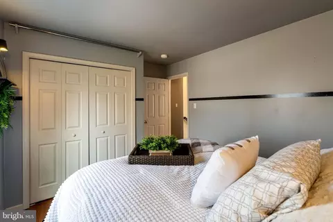 Bedroom - 231 Owl Hill Rd, Lititz, PA 17543 photo 6 of 7