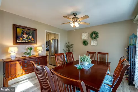 Dining - 231 Owl Hill Rd, Lititz, PA 17543 photo 2 of 2