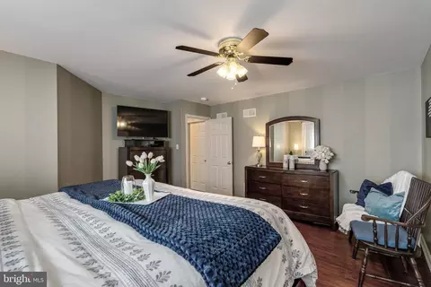 Bedroom - 231 Owl Hill Rd, Lititz, PA 17543 photo 2 of 7