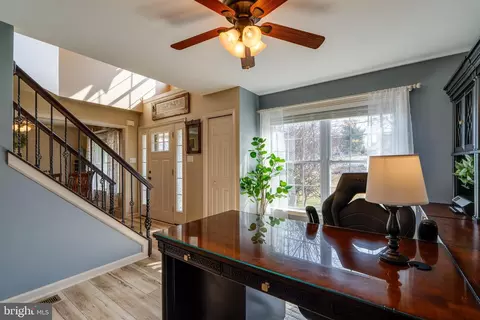 Entry Way - 231 Owl Hill Rd, Lititz, PA 17543 photo 5 of 9
