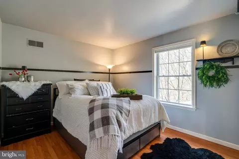 Bedroom - 231 Owl Hill Rd, Lititz, PA 17543 photo 5 of 7