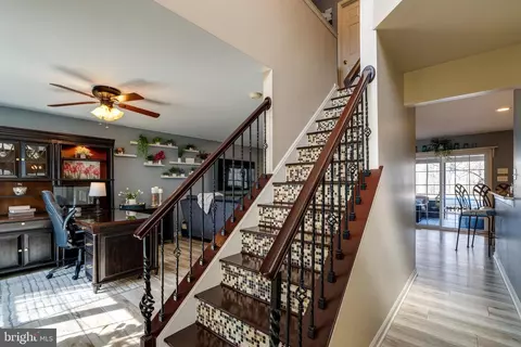 Entry Way - 231 Owl Hill Rd, Lititz, PA 17543 photo 3 of 9