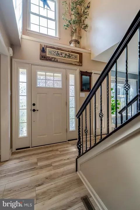 Entry Way - 231 Owl Hill Rd, Lititz, PA 17543 photo 2 of 9