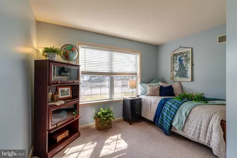 Bedroom - 231 Owl Hill Rd, Lititz, PA 17543 photo 7 of 7