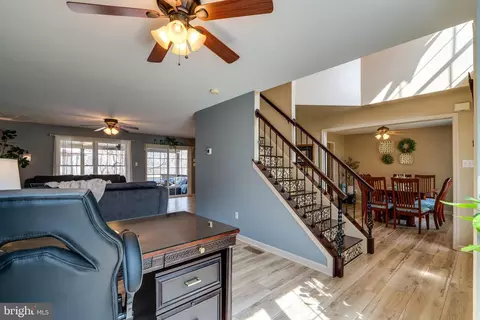 Entry Way - 231 Owl Hill Rd, Lititz, PA 17543 photo 4 of 9