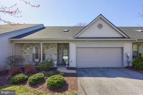 11 Deer Ford Dr, Lancaster, PA 17601