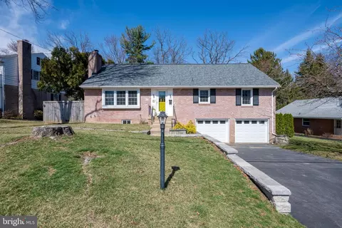 133 E Charlotte St, Millersville, PA 17551