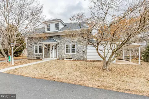 15 Riverside Ave, Lancaster, PA 17602