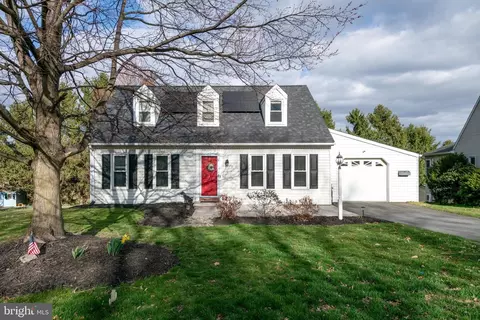 1572 S Jefferson Ct, Lancaster, PA 17602