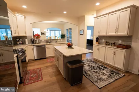 Kitchen - 375 Meadow Rose Dr, Lititz, PA 17543 photo 2 of 2
