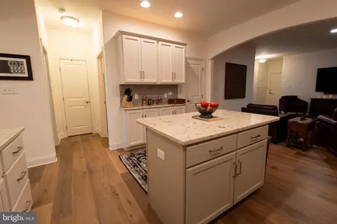 Entry Way - 375 Meadow Rose Dr, Lititz, PA 17543 photo 2 of 8