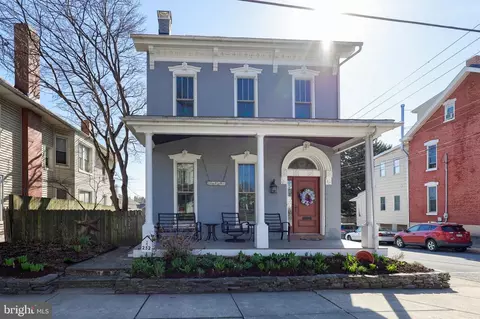 252 W Main St, Ephrata, PA 17522