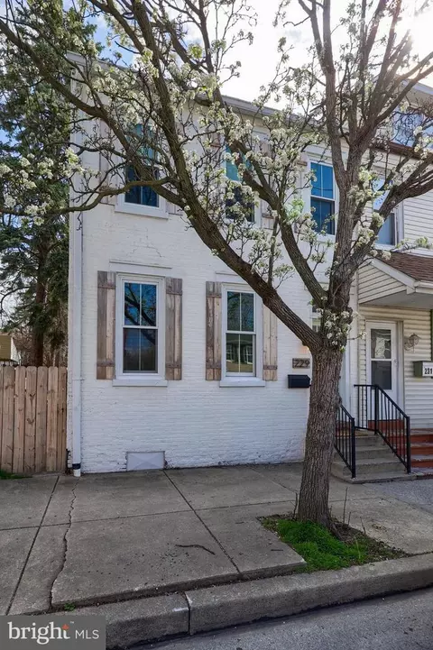 229 S 4th St, Columbia, PA 17512