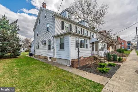 30 E Market St, Lititz, PA 17543 photo 3