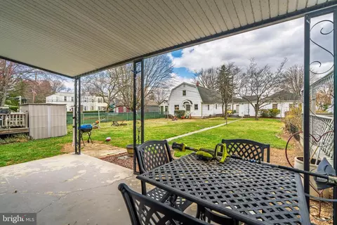 30 E Market St, Lititz, PA 17543 photo 5