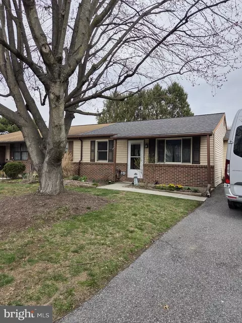 17 Turnbridge Dr, Lancaster, PA 17603