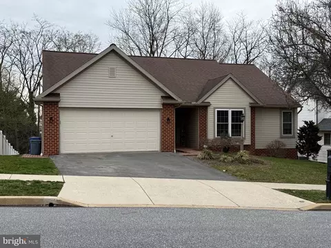 942 Hillside Ave, Elizabethtown, PA 17022