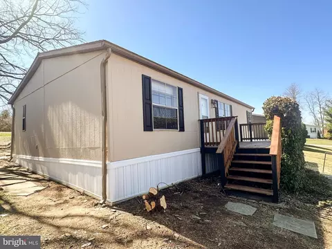 859 Circle Dr, Gap, PA 17527