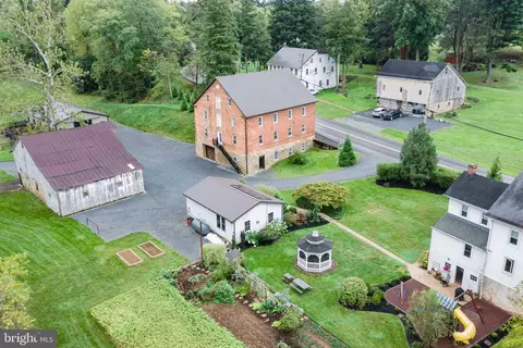 445 447 Camargo Rd, Quarryville, PA 17566