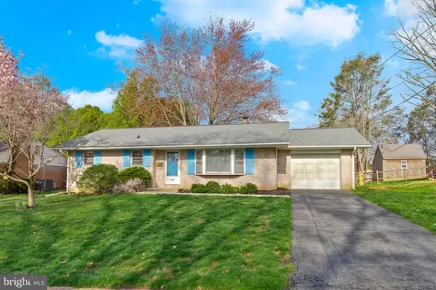 315 E Charlotte St, Millersville, PA 17551