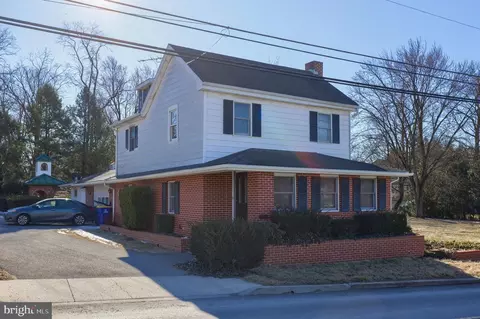 116 Center Ave, Terre Hill, PA 17581