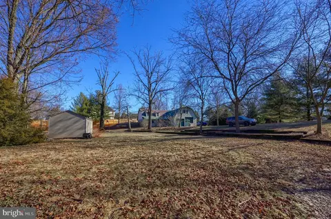 114 Center Ave, Terre Hill, PA 17581