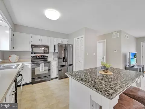 Kitchen - 28 Buttonwood Dr, Lititz, PA 17543 photo 1 of 3