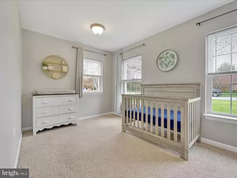 Bedroom - 28 Buttonwood Dr, Lititz, PA 17543 photo 3 of 5