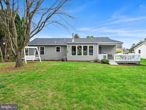 Exterior - 28 Buttonwood Dr, Lititz, PA 17543 photo 8 of 8