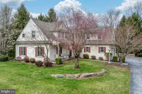 51 Ridgefield Dr, Lancaster, PA 17602