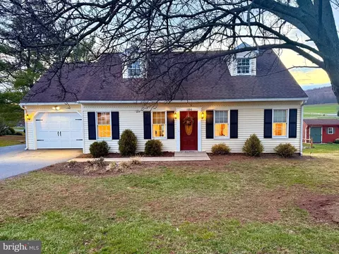 1050 Sun Valley Rd, Stevens, PA 17578